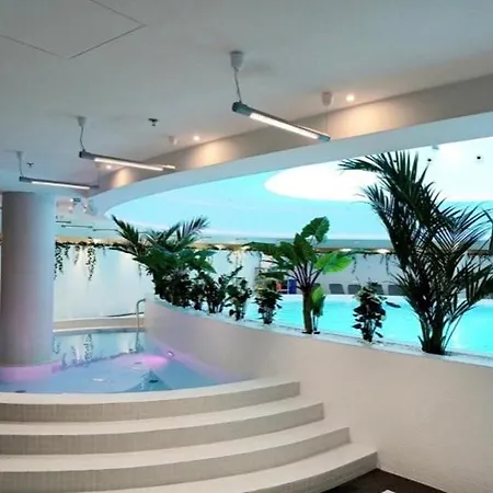 Hanza Tower - 24 Jacussi & Sauna & Pool Lejlighed